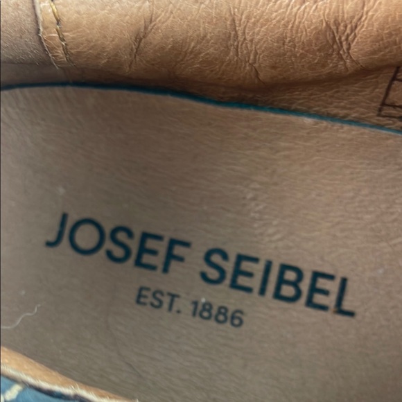 Josef Seibel European Sneaker Size 8.5 (39) - Picture 9 of 12